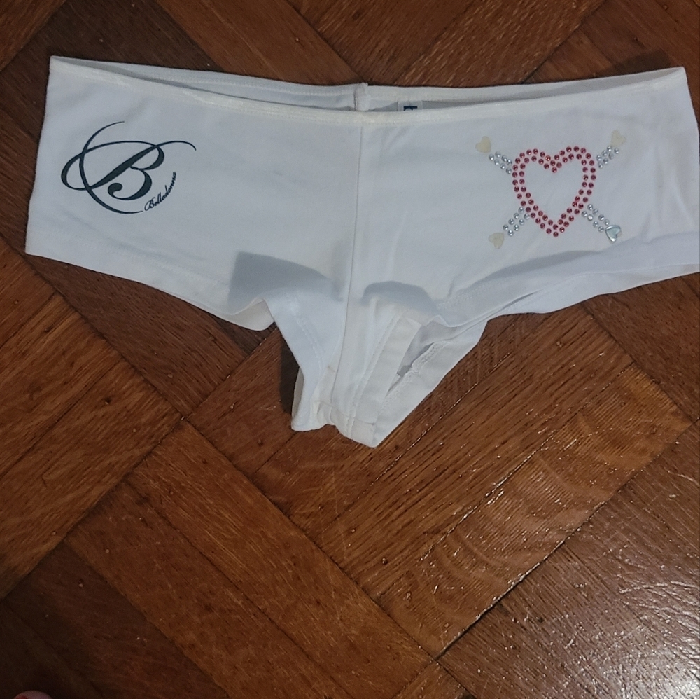 Shades of love booty shorts sz large